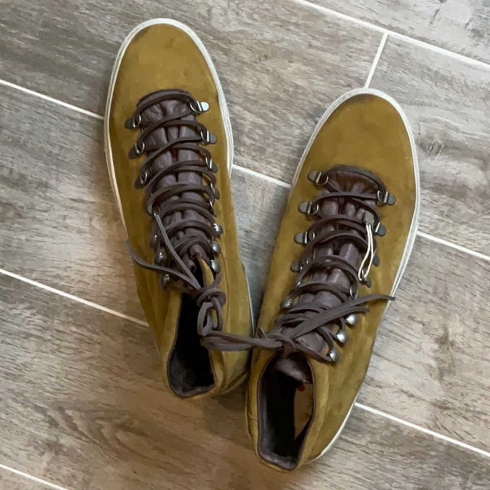 Lerew Suede Lace-up Sneaker 10 NWT